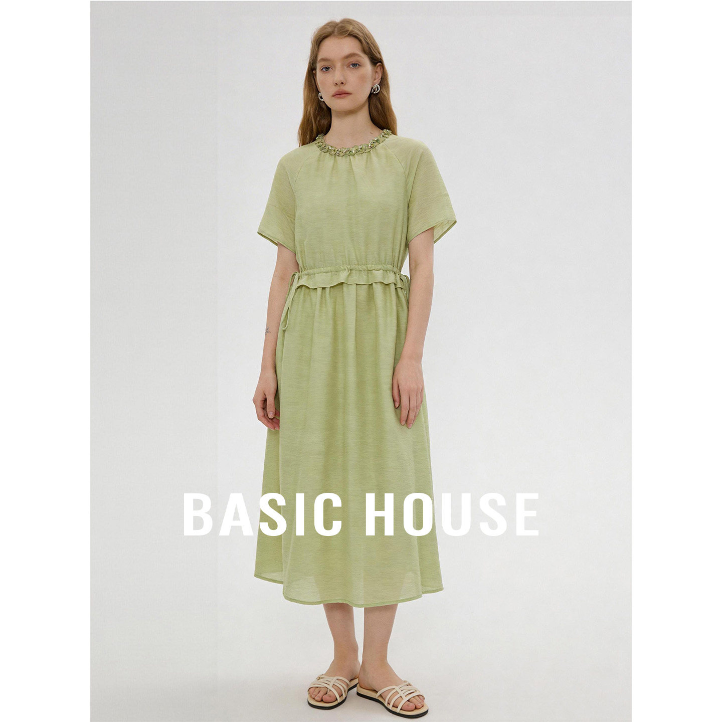 Basic House/百家好亚麻抽绳收腰连衣裙女夏季新款钉珠中长款裙子