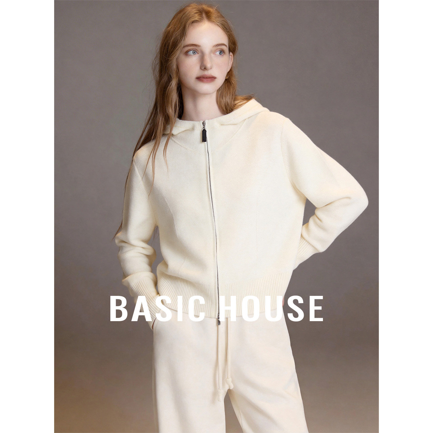 Basic House/百家好极简风半高领拉链针织开衫女新款纯色连帽上衣