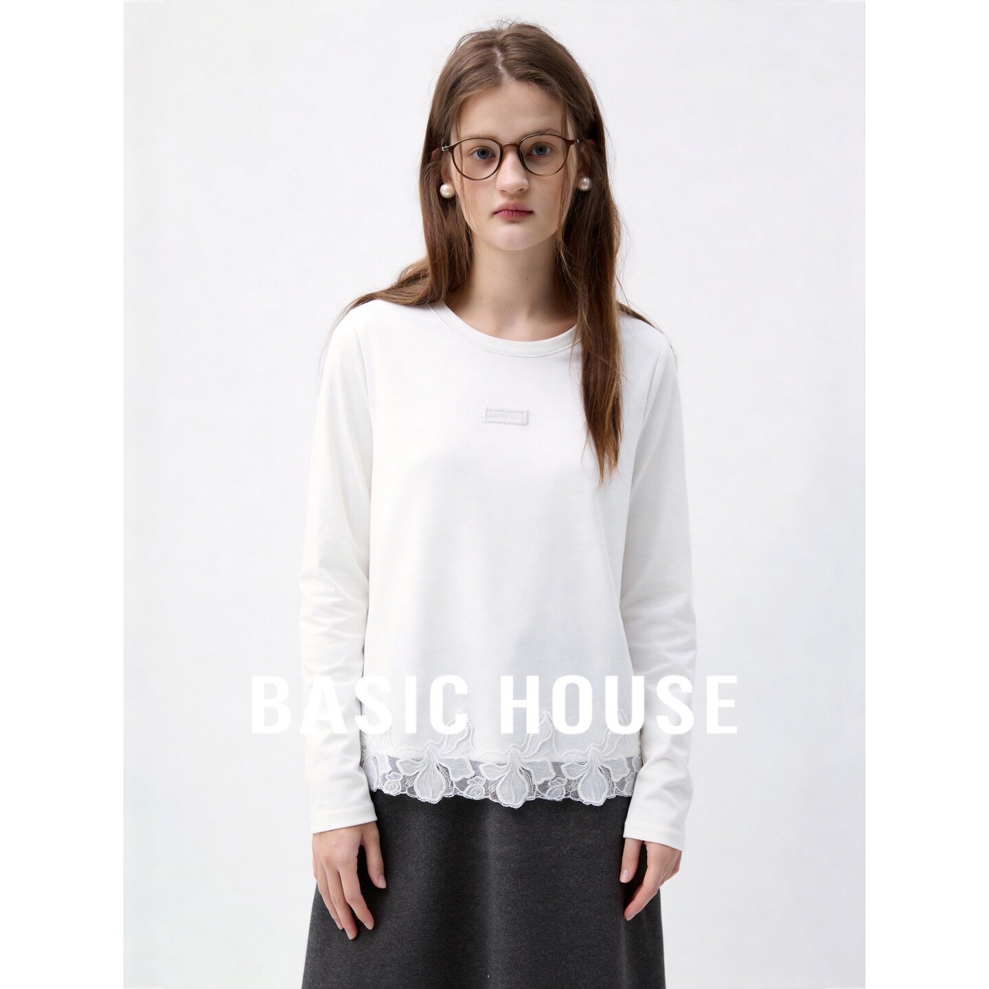 Basic House/百家好蕾丝拼接长袖T恤女白色设计感上衣简约穿搭
