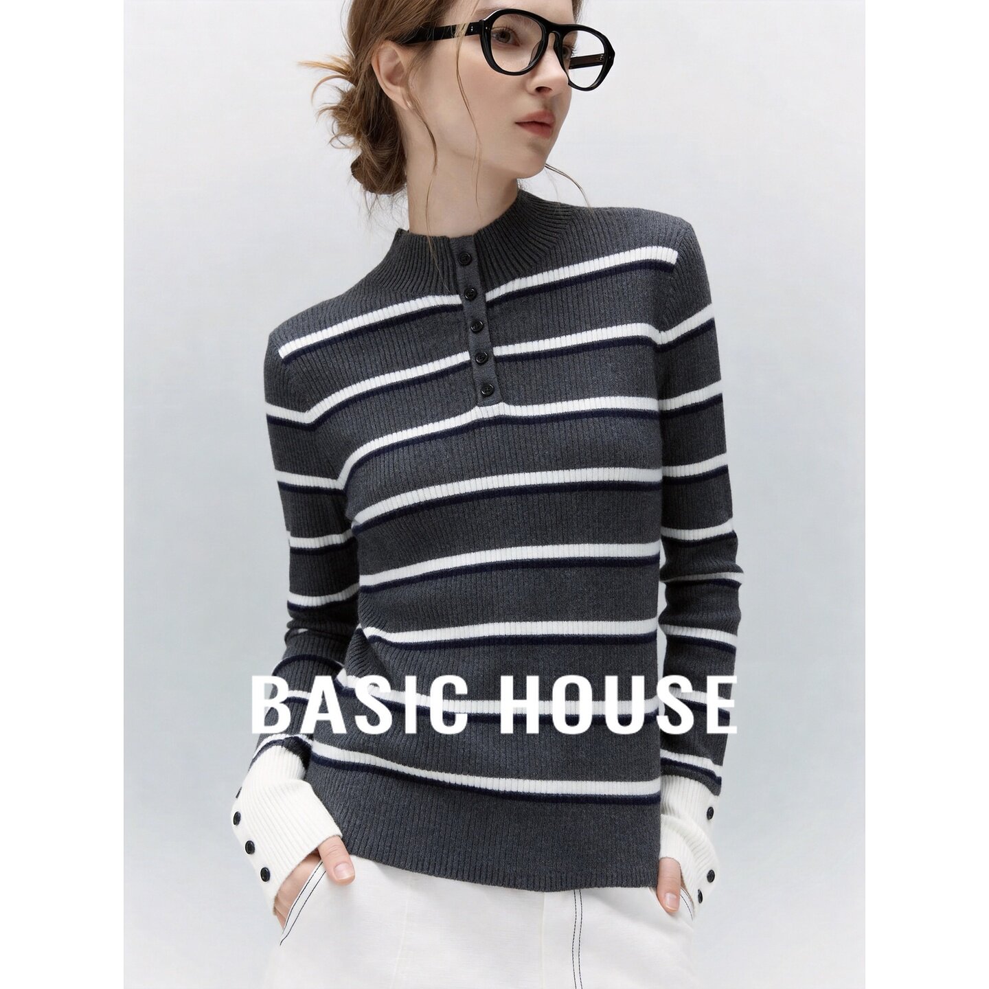 Basic House/百家好复古条纹半高领山羊绒针织衫百搭修身纽扣上衣