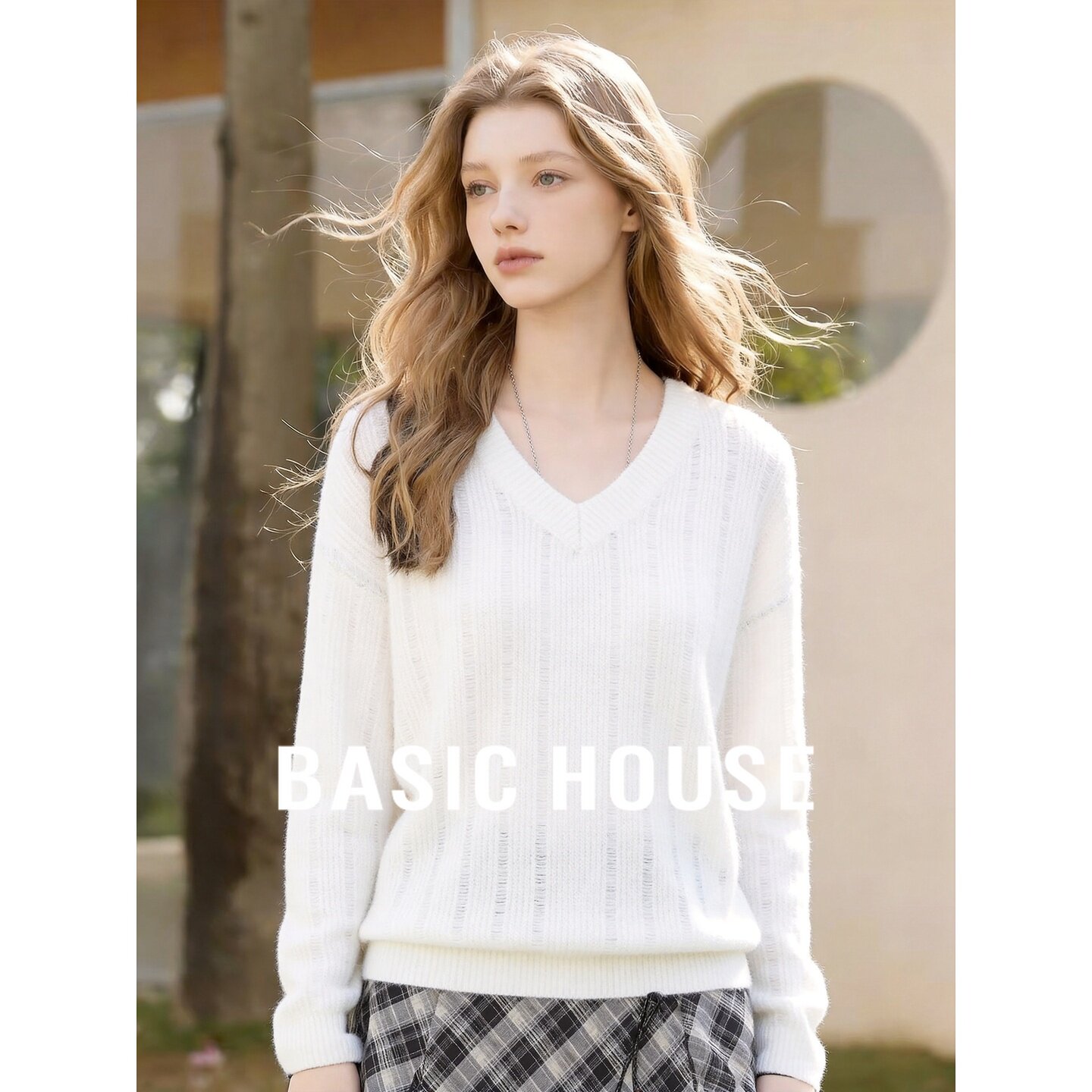 Basic House/百家好2026秋羊驼毛米白V领条纹宽松短款长袖针织衫