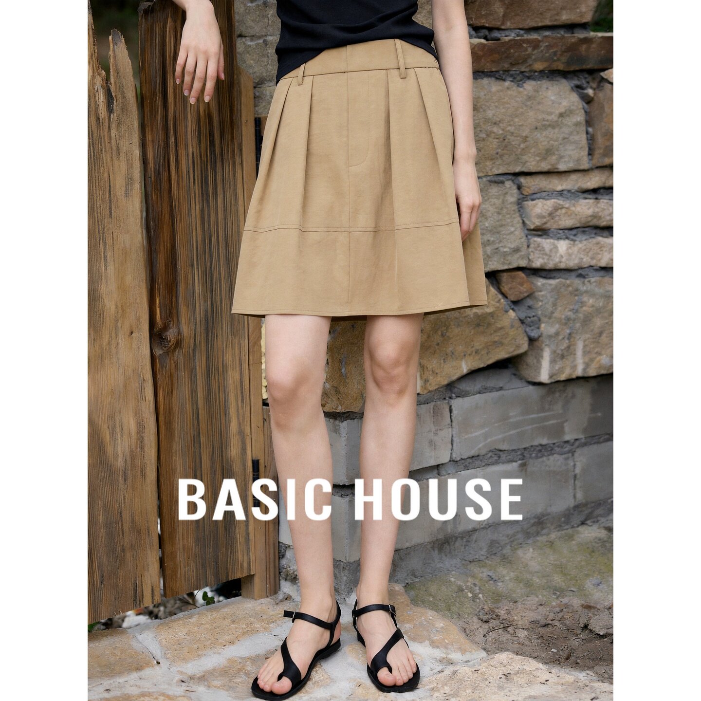 Basic House/百家好轻熟风浅卡其半身裙女夏A字短裙百搭压褶半裙
