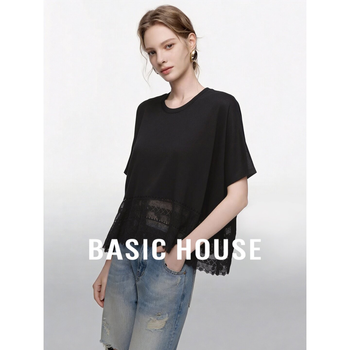 Basic House/百家好时尚黑色圆领莱赛尔短袖针织衫女蕾丝拼接上衣