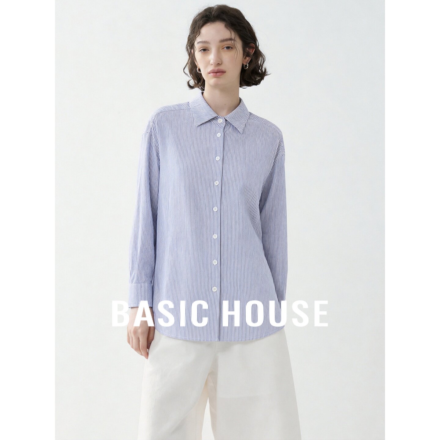 Basic House/百家好棉质蓝色条纹衬衫女宽松翻领长袖百搭透气衬衣