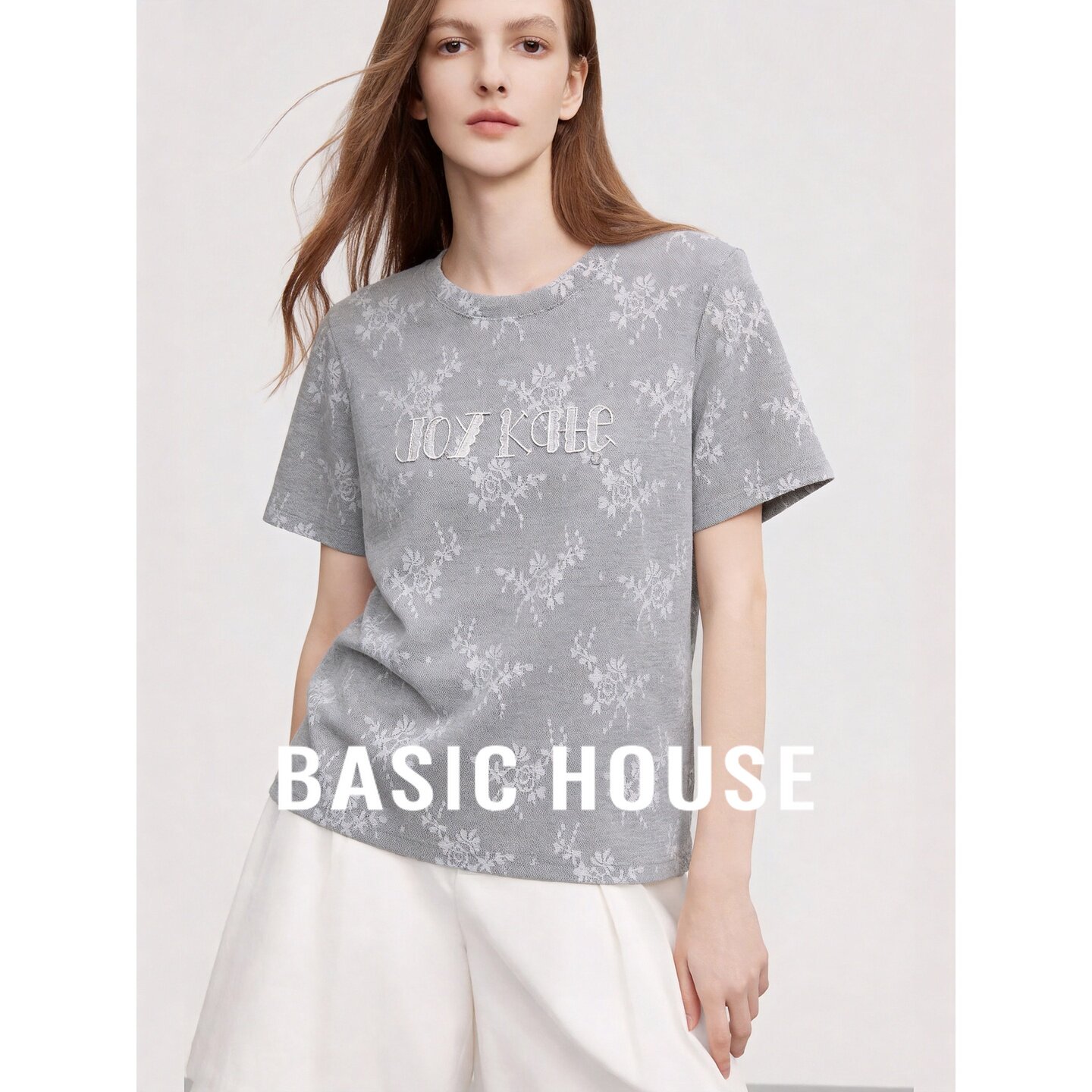 Basic House/百家好简约印花短袖T恤女夏灰色显瘦百搭高级感上衣