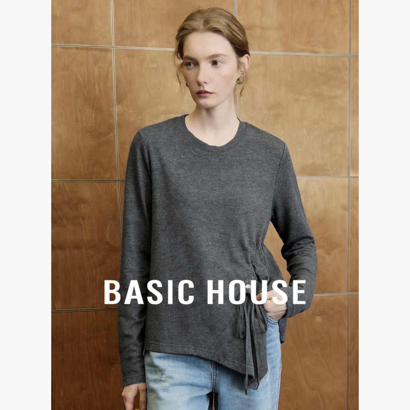 Basic House/百家好设计感不规则压褶长袖T恤女装宽松打底衫上衣