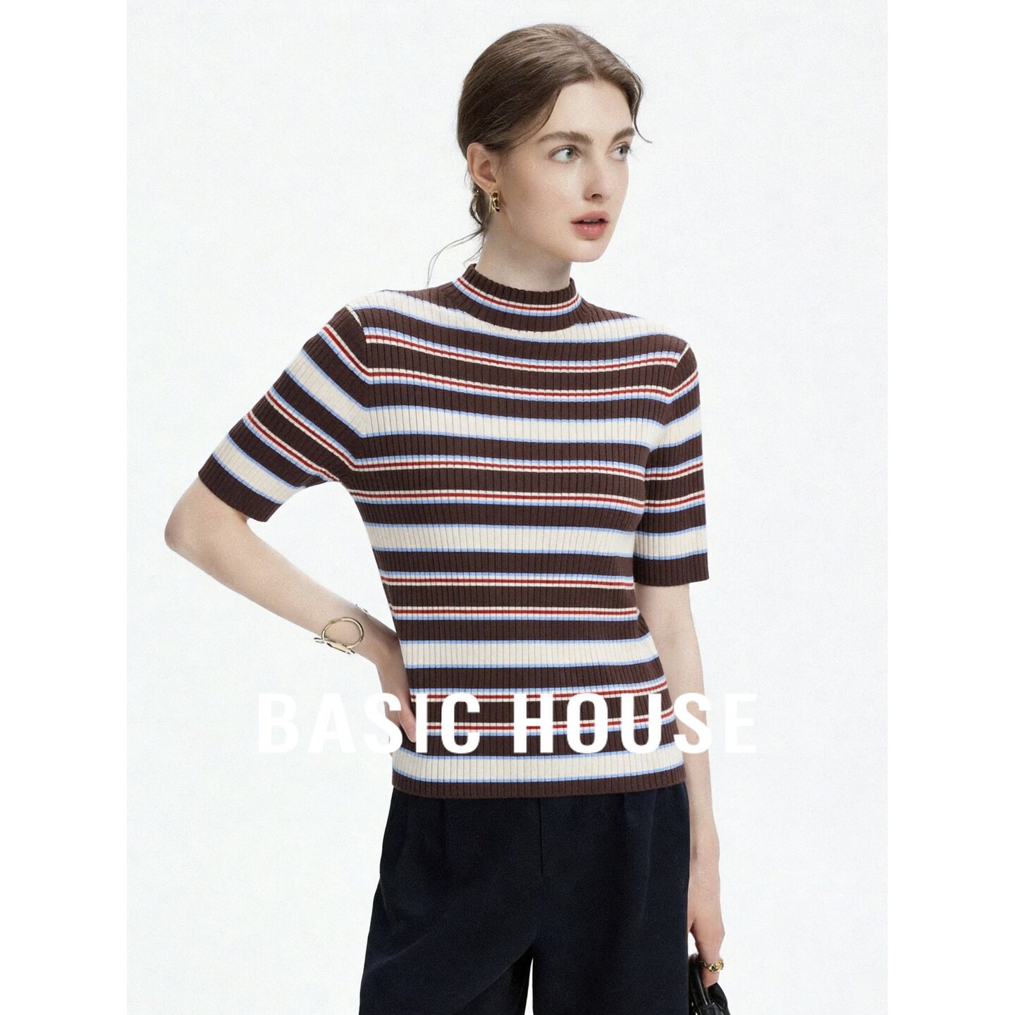Basic House/百家好复古条纹风半高领短袖针织衫修身百搭通勤上衣
