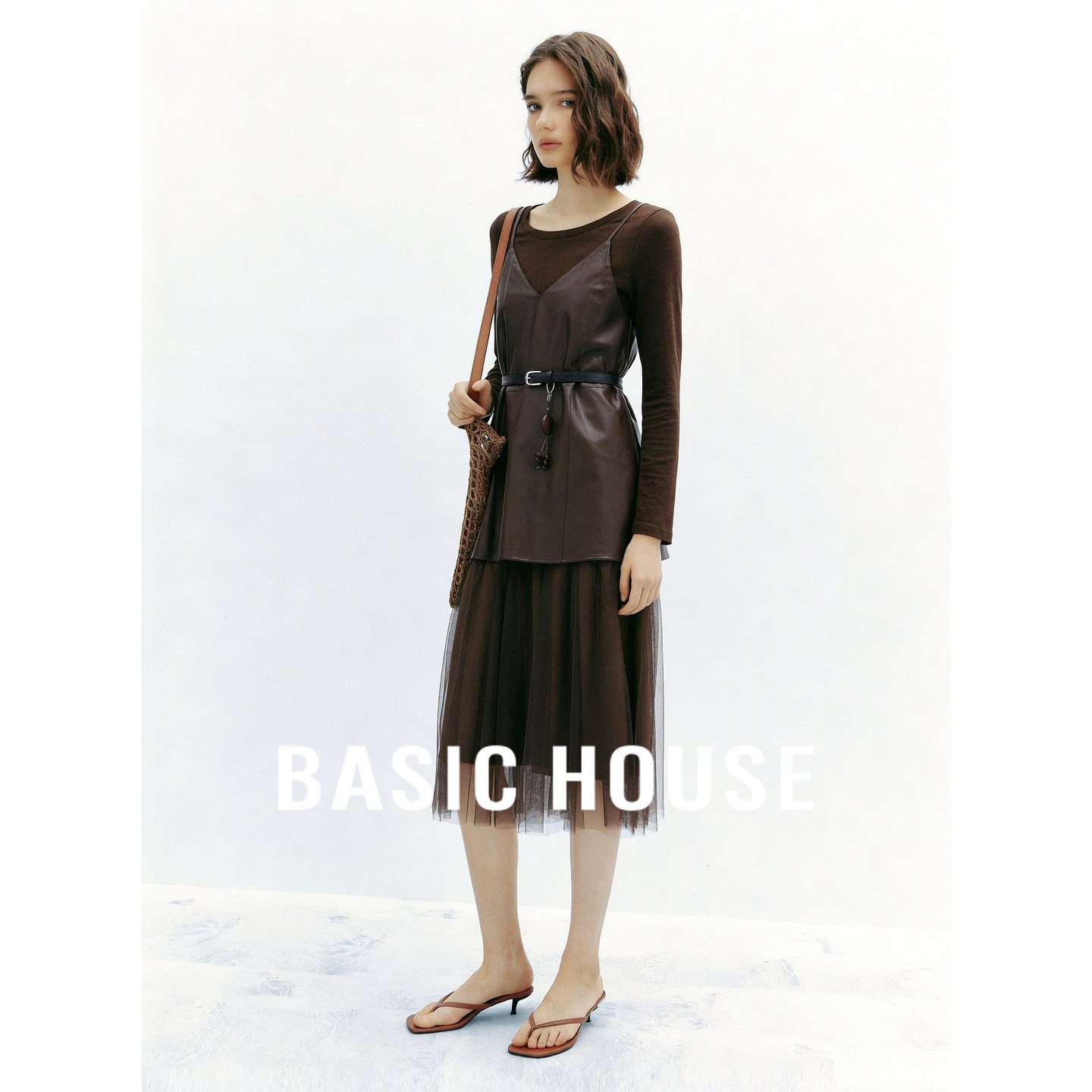 Basic House/百家好2026秋季咖色长袖T恤吊带连衣裙女时尚两件套