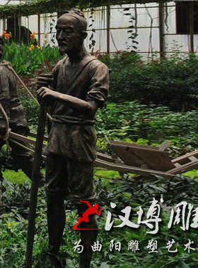 玻璃钢仿铜人物雕塑景观铸铜农民手推车场景雕塑铜雕塑人物定制做