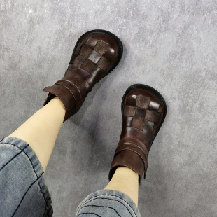 艺鞜2021年秋季 真皮粗跟大圆头娃娃编制马丁靴子魔术贴短靴女 新款