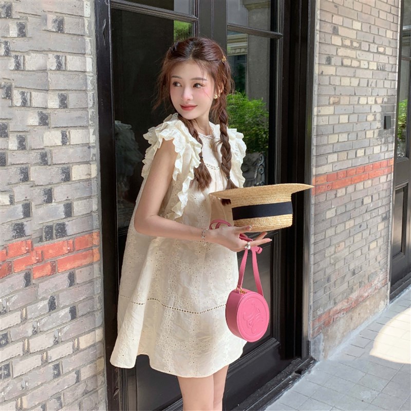 夏季小飞袖孕妇连衣裙无袖裙2024夏天设计感孕妇裙白色时尚孕妇装