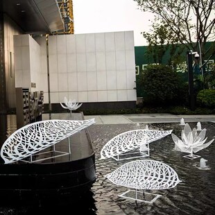 立体镂空镜面金属叶子树叶雕塑水景售楼处楼盘枫叶装饰