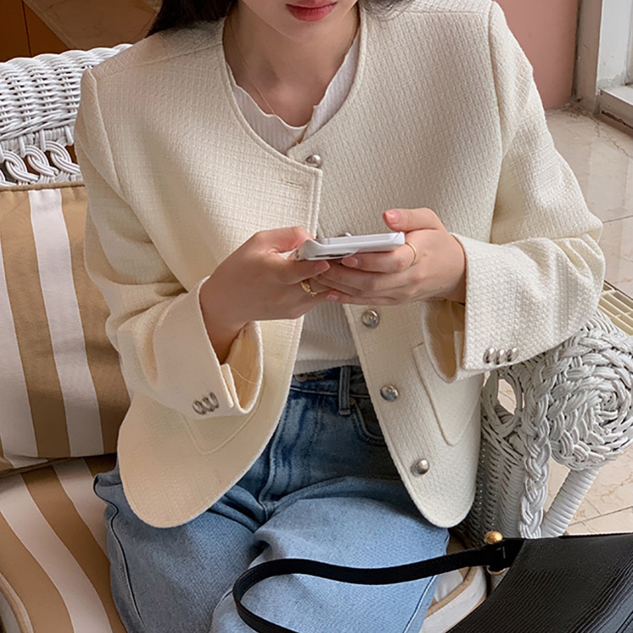 韩国东大门法式复古优雅气质圆领别致金属银扣小香风短外套