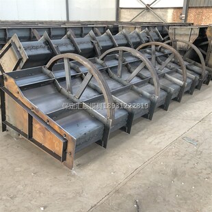 水泥隔离墩防撞护栏基础墩模具公路挡土墙铁马隔离墩模板