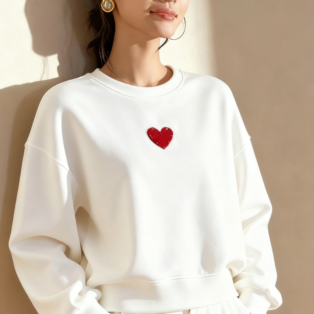 韩系简约爱心刺绣圆领长袖卫衣女