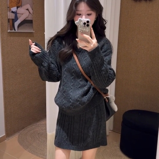 V领可外穿上衣 2025年新款 欧货高端独特气质慵懒风时尚 软糯针织衫