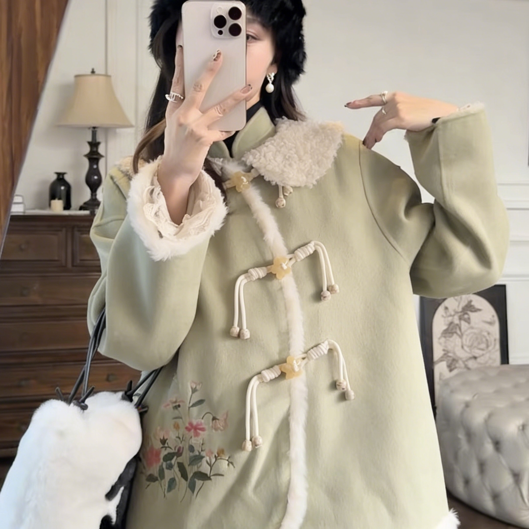 冬季国风刺绣毛领羊羔毛大衣外套