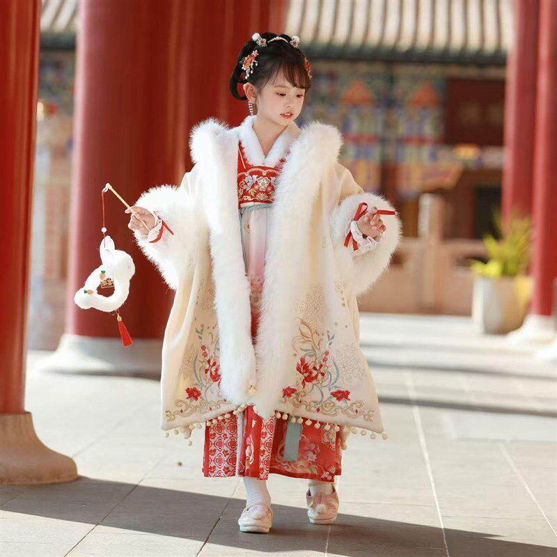 女童汉服加绒加厚斗篷国风古装披肩古代红色中式外披外出长版外套