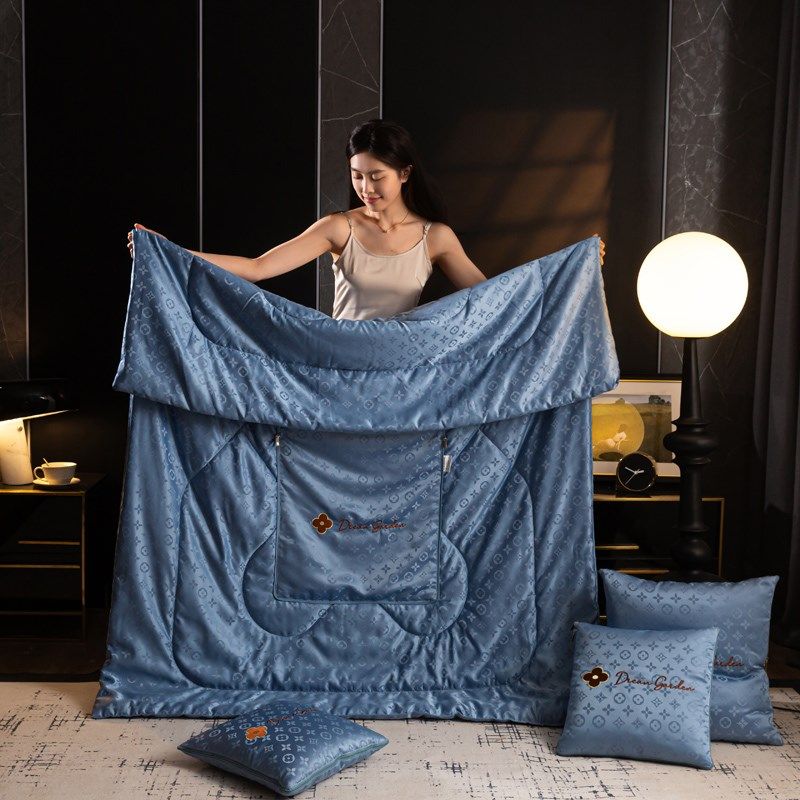 欧式档两用抱枕被贡缎提汽车靠垫二合一沙发枕头被空调被,居家布艺,抱枕被,淘宝优惠券,粉丝福利购,淘宝优惠卷