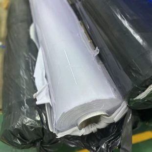 PVC白色自粘膜静电保护膜重复粘贴保护膜乳白色静电膜环保静电膜