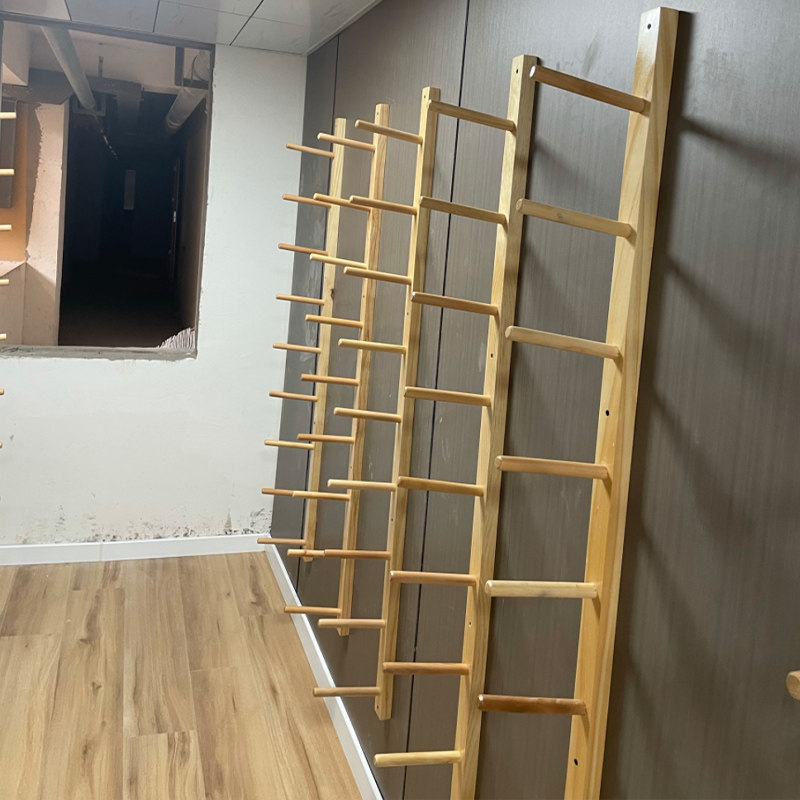 实木瑜伽垫壁挂架 收纳架 木质蒙氏地幼儿园地毯架蒙氏教具置物架