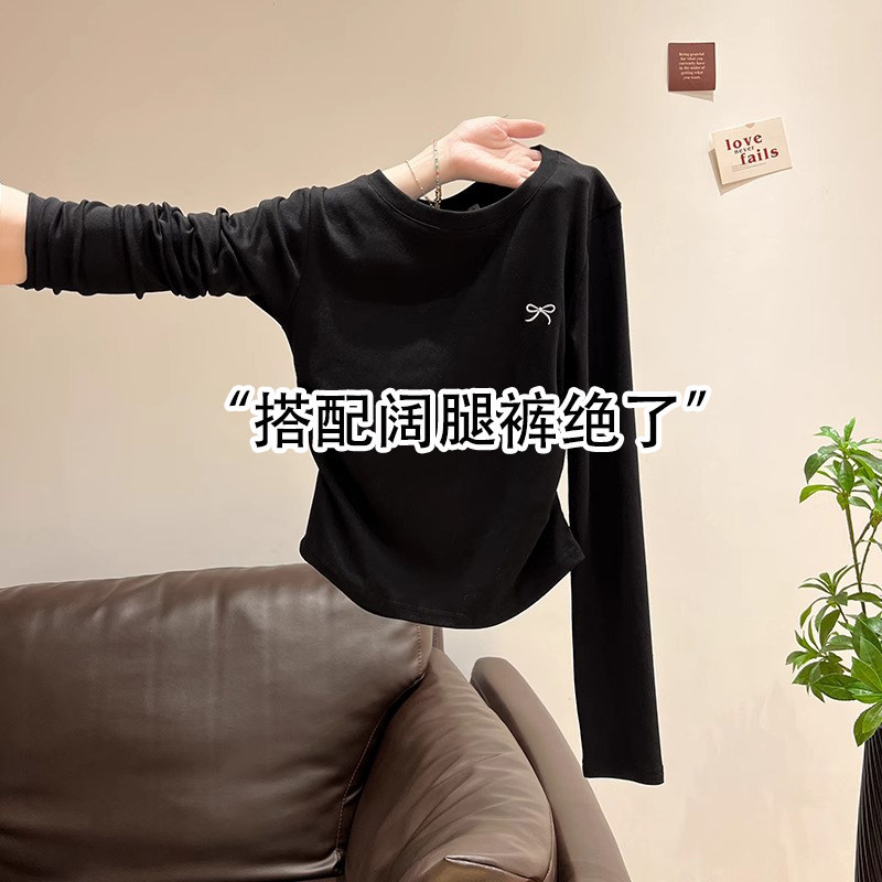 黑色正肩打底衫秋装女款2s024年新款内搭长袖t恤刺绣收腰褶皱上衣