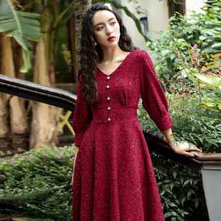秋季新款法式复古V领七分袖红色连衣裙喜庆小礼服裙子显瘦秋装女