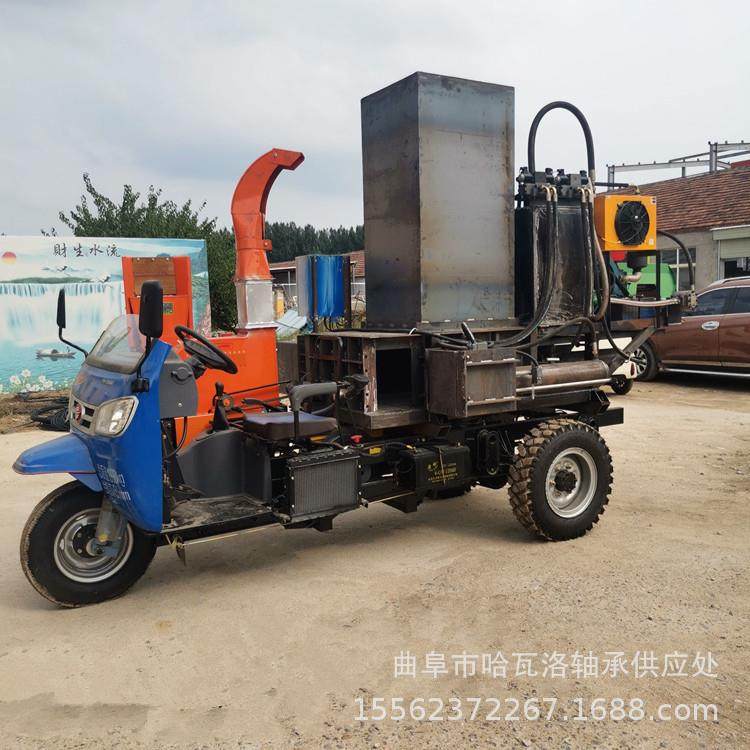 自走式秸秆粉碎打包机三缸牛羊饲料打包机酒糟麦糠打包套袋机