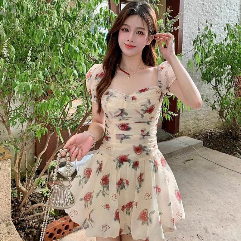 法式碎花连衣裙泡泡袖花苞公主裙性感裹胸褶皱收腰修身A字短裙子