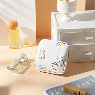 新款可爱卡通企鹅卫生巾收纳包迷你便携拉链大容量少女心月事包