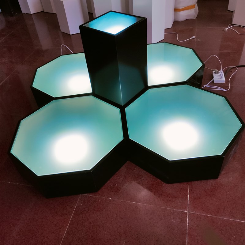 精品马桶展示台智能发光坐便器地台新店开业多种颜色可选卫浴展示图片