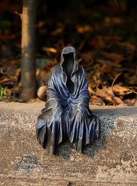 哥特暗黑风克苏鲁恶魔黑袍修士神像撒旦坐姿雕塑树脂摆件装饰雕像