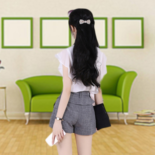 新款套装女白色翻领露肩斗篷衬衫+灰色荷叶边高腰短裤小个子女装