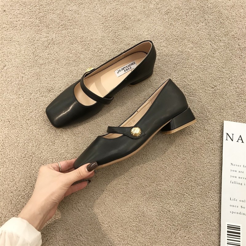 森系方头晚晚风文艺粗跟单鞋女202春季仙女复古中跟通勤奶奶鞋女