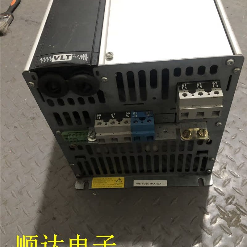 丹佛斯变频器 VLT5000 15KW 380V VLT5022PT5C20SBR0DLF00A00C1