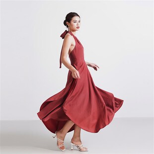 优雅长款 立体裁剪 挂脖系带F修饰肩颈 偶得一物·花瓣裙摆连衣裙