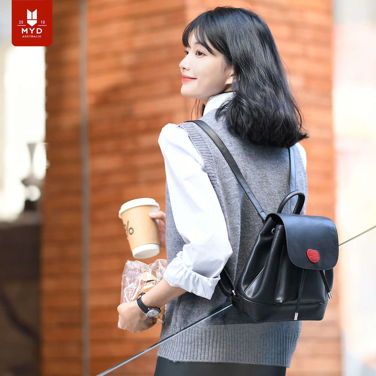 双肩包小型黑色小众设计感百搭皮质迷你轻便旅游轻便可爱抽绳背包图片