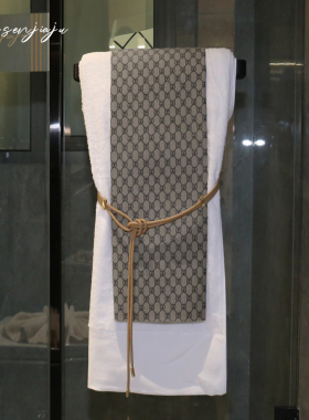 样板间卫生间浴室淋浴房装饰浴巾方巾套装洗手台马桶卫浴设计摆件