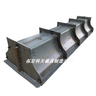 桥梁防护墙模具防撞护栏水泥墩路障模具混凝土预制防撞墙隔离钢模