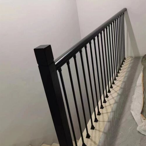 现代简约实木扶手铁艺立柱飘窗护栏复式栏杆极简实心铁艺室内阁楼