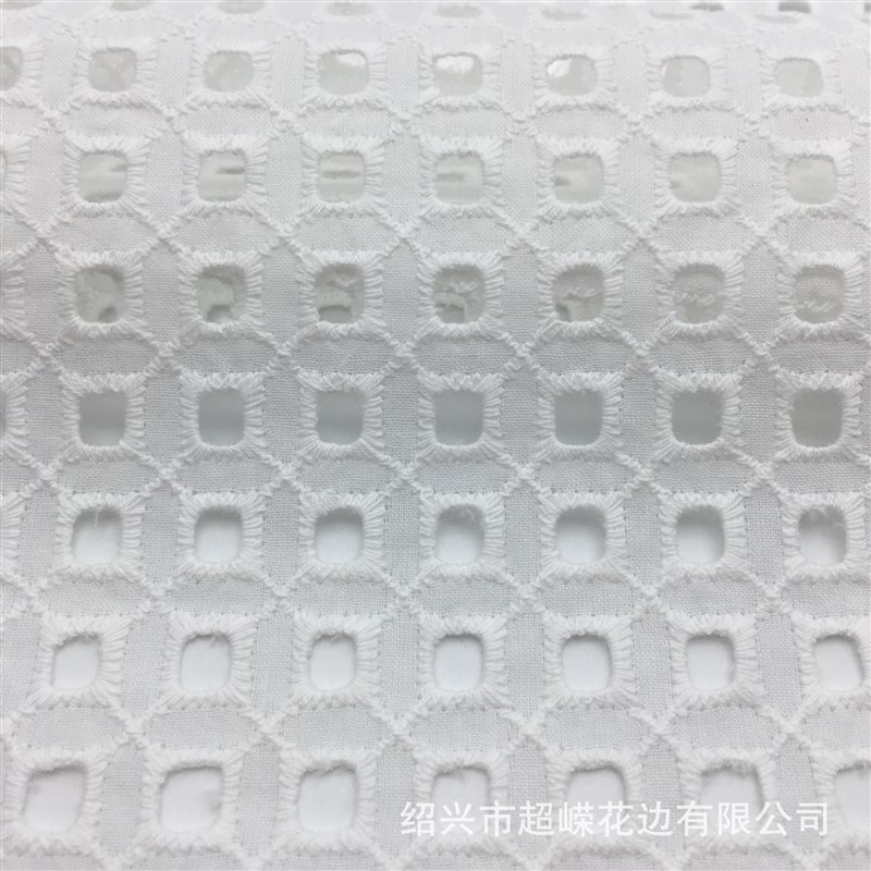 工厂直供棉布方形打孔绣花面料 夏季童装女装连衣裙绣花布