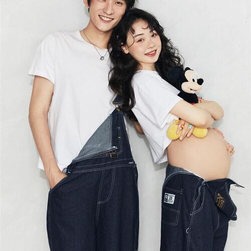 影楼孕妇写真服装情侣装复古牛仔背带裤孕妇夫妻写T真拍照主题服