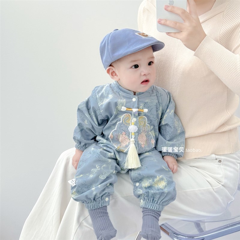 中国风婴儿秋装连体哈衣男宝宝衣服满月百天宴周岁礼服春秋季超萌