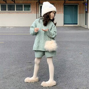 韩国童装2024秋冬新款浅绿色针织加厚套装女童麻花纹连帽毛衣短裤