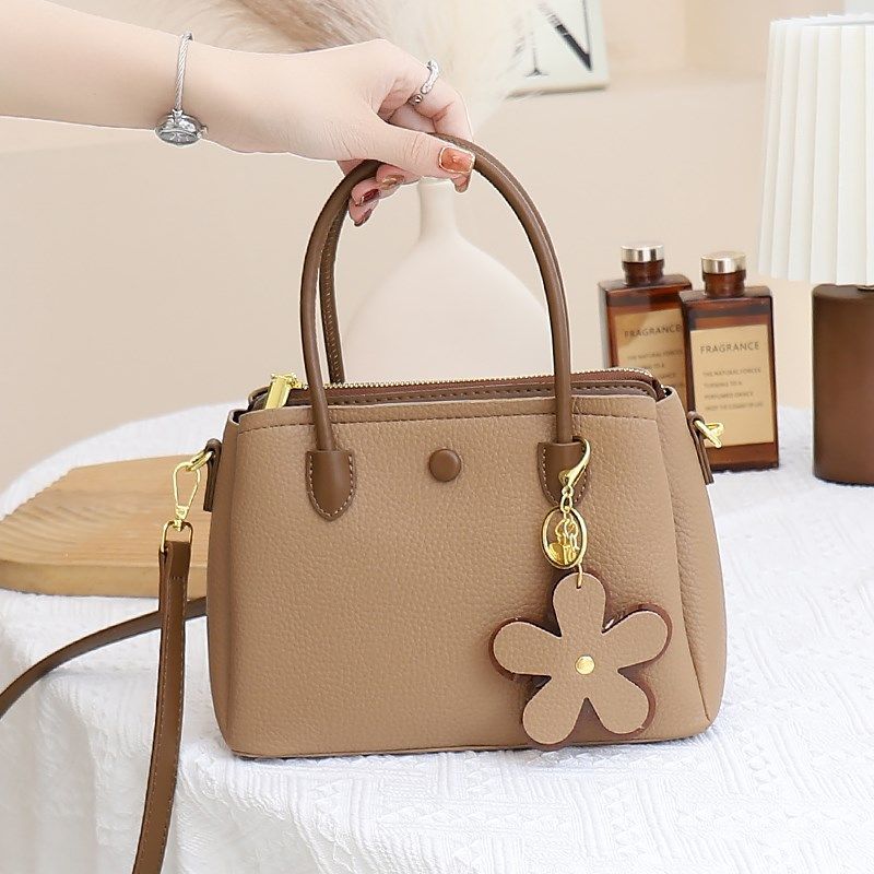 爆款小众软皮手提包女2025新款复古时尚单肩腋下斜挎包菜篮子包潮,箱包皮具/热销女包/男包,通用款女包,淘宝优惠券,粉丝福利购,淘宝优惠卷