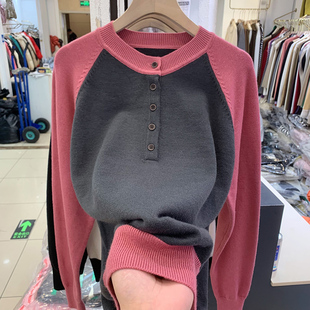 女秋冬设计感毛衣洋派减龄上衣 宽松显瘦撞色针织打底衫 大尺码 女装