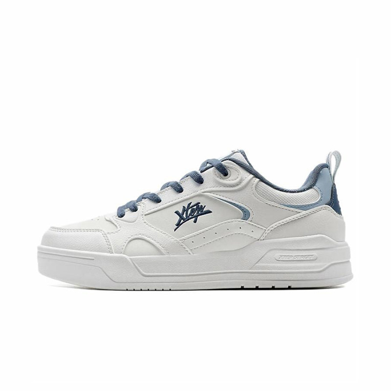 特步正品2025春季新款男子拼接时尚潮流运动低帮板鞋975119310013