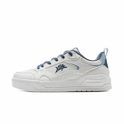 特步正品2025春季新款男子拼接时尚潮流运动低帮板鞋975119310013