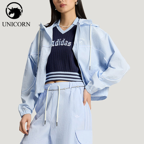 Adidas/阿迪达斯正品三叶草女士梭织户外运动透气时尚外套KT3056