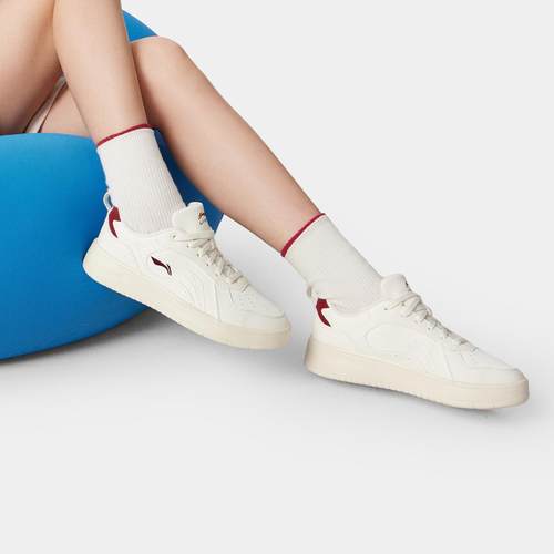 李宁正品夏季新款穗岁女子经典百搭轻便透气运动休闲板鞋AGCV312